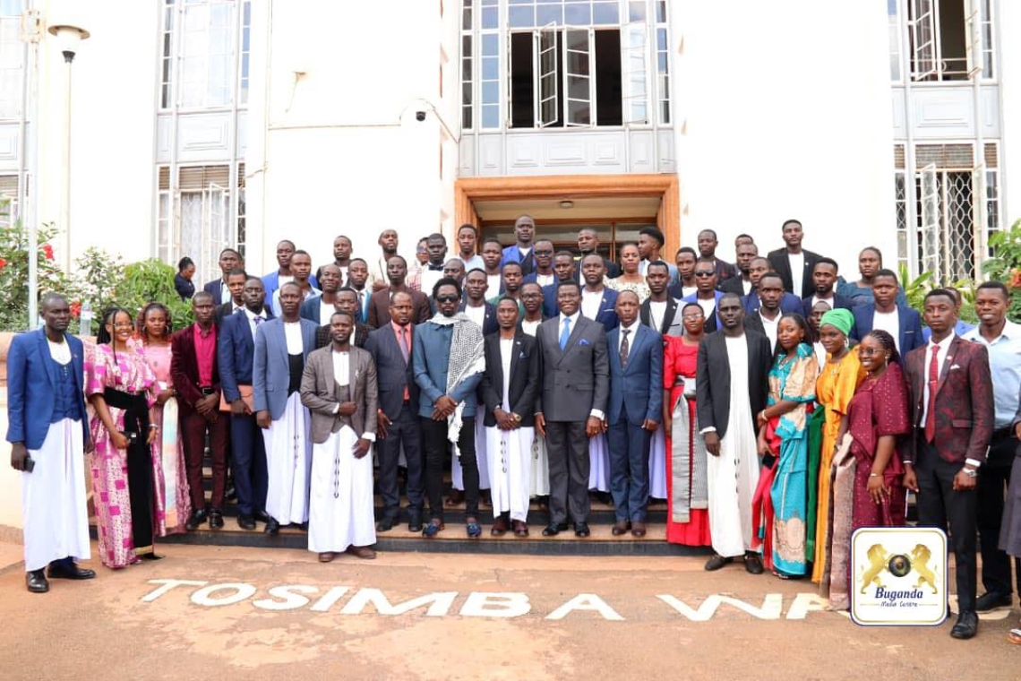 The Katikkiro together with the leadership committee of the Nkobazambogo group Image